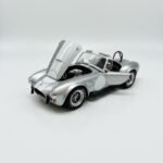 ⁦Kyosho 1:18 Shelby Cobra 427 S/C Diecast Model Car – Silver⁩ - الصورة ⁦2⁩
