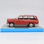 ⁦Jeep Wagoneer Grand Limited Edition 1:18 Diecast Model Car by LS Collectibles – Red (Limited 250 pcs)⁩ - الصورة ⁦5⁩