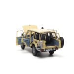 ⁦Almost Real 1:18 Scale 2017 Toyota Land Cruiser 76 Station Wagon Diecast Model Car | Sandy Beige⁩ - الصورة ⁦8⁩