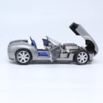 ⁦Ford Shelby Cobra Concept 1:18 Diecast Model Car Silver | AUTOart Collectible⁩ - الصورة ⁦4⁩