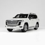 LCD Model 1:18 Toyota Land Cruiser 300 ZX 2024 White Diecast Model Car with Opening Parts - Image 4