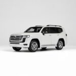 LCD Model 1:18 Toyota Land Cruiser 300 ZX 2024 White Diecast Model Car with Opening Parts