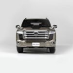 ⁦LCD Model 1:18 Scale Diecast Toyota Land Cruiser 300 ZX (2024) — Gold | Die-Cast Collector Model Car⁩ - الصورة ⁦2⁩