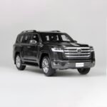⁦LCD Models 1:18 Scale 2024 Toyota Land Cruiser 300 ZX Diecast Model Car |  Grey | Collector Edition⁩ - الصورة ⁦5⁩