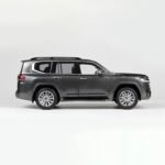 ⁦LCD Models 1:18 Scale 2024 Toyota Land Cruiser 300 ZX Diecast Model Car |  Grey | Collector Edition⁩ - الصورة ⁦6⁩