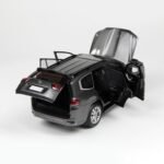 ⁦LCD Models 1:18 Scale 2024 Toyota Land Cruiser 300 ZX Diecast Model Car |  Grey | Collector Edition⁩ - الصورة ⁦10⁩