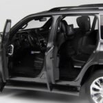 ⁦LCD Models 1:18 Scale 2024 Toyota Land Cruiser 300 ZX Diecast Model Car |  Grey | Collector Edition⁩ - الصورة ⁦11⁩