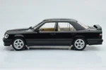 ⁦Model Car Group 1986 Mercedes-Benz E-Class (W124) | 1:18 Scale | Black⁩ - الصورة ⁦5⁩