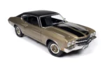 ⁦Auto World 1970 Chevrolet Chevelle SS Coupe | 1:18 Scale | Black & Gold⁩ - الصورة ⁦5⁩