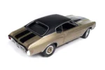 ⁦Auto World 1970 Chevrolet Chevelle SS Coupe | 1:18 Scale | Black & Gold⁩ - الصورة ⁦2⁩