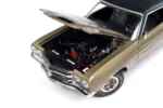 ⁦Auto World 1970 Chevrolet Chevelle SS Coupe | 1:18 Scale | Black & Gold⁩ - الصورة ⁦8⁩