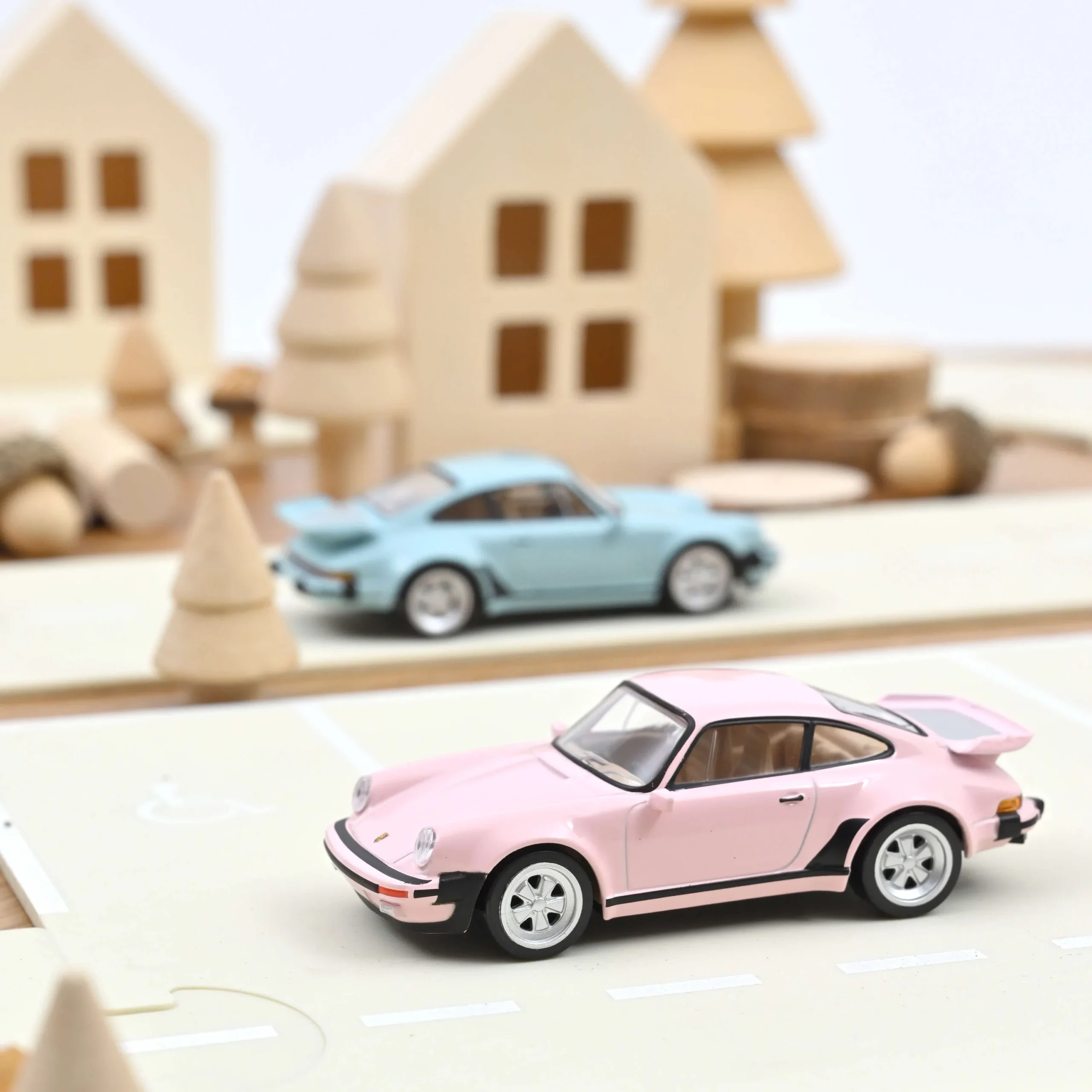 750075 1978 Porsche 911 930 Turbo Coupe 1:43 Scale Diecast Model Car by Norev – Light Pink - الصورة 1