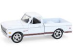 ⁦1972 Chevy C-10 Cheyenne Pick-Up 1:64 Scale Diecast Model Car by GreenLight – White⁩ - الصورة ⁦5⁩