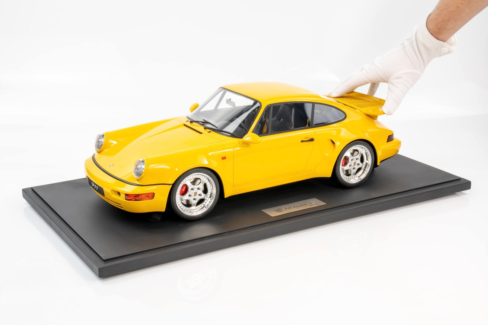 GTS-087-A (1) Porsche 911 Turbo S 1:8 Scale by GT Spirit - Image 1