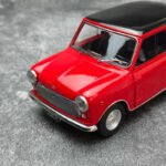 ⁦1968 Mini Cooper Mk2 1:18 Mitica Diecast Red⁩ - الصورة ⁦3⁩